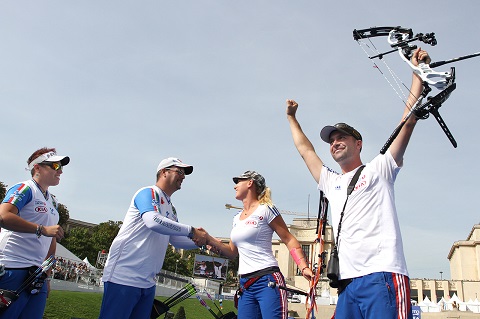 The French Pair Lebecque Deloche Queen And King Of Paris World Archery