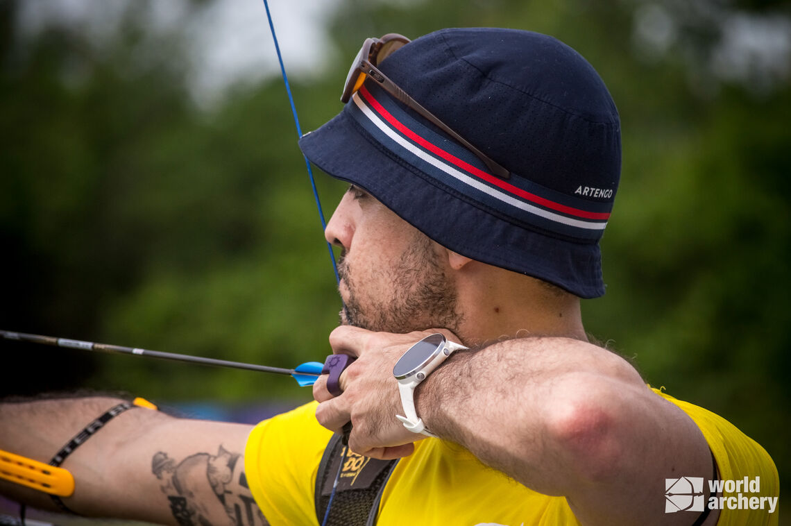 Bernardo Oliveira shooting at 2024 South American Championships.