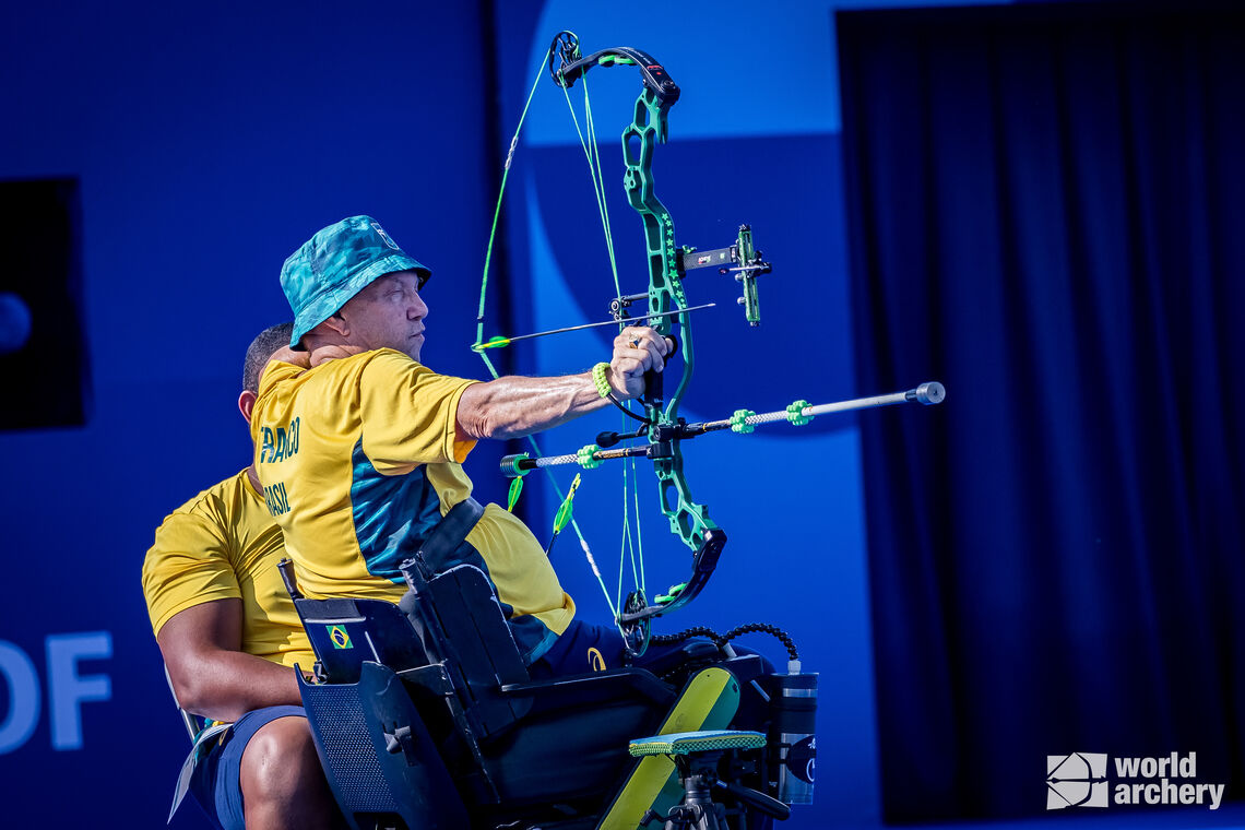 Eugenio Santana Franco shooting in eliminations at Paris 2024.