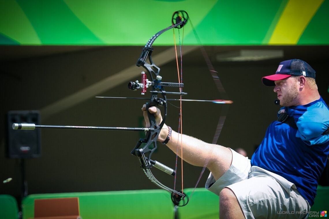 Matt Stutzman shooting in Rio 2016 Paralympic Games.