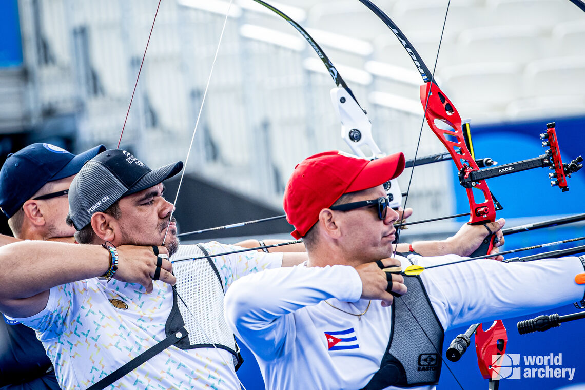 Oscar Ticas on the shooting line in Paris 2024.