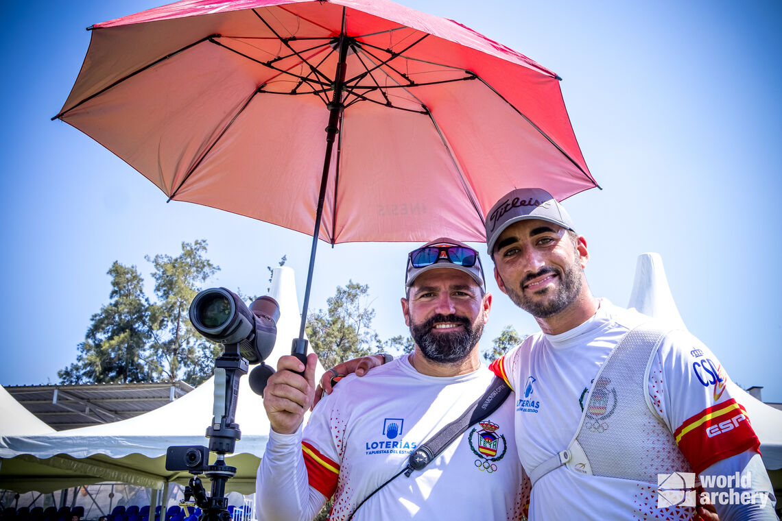 Pablo Acha with coach Elias Cuesta during Antalya 2024 recurve eliminations.