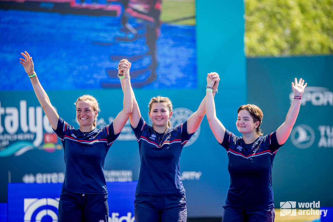The French recurve women silver medallists in Antalya 2024 Hyundai Archery World Cup.