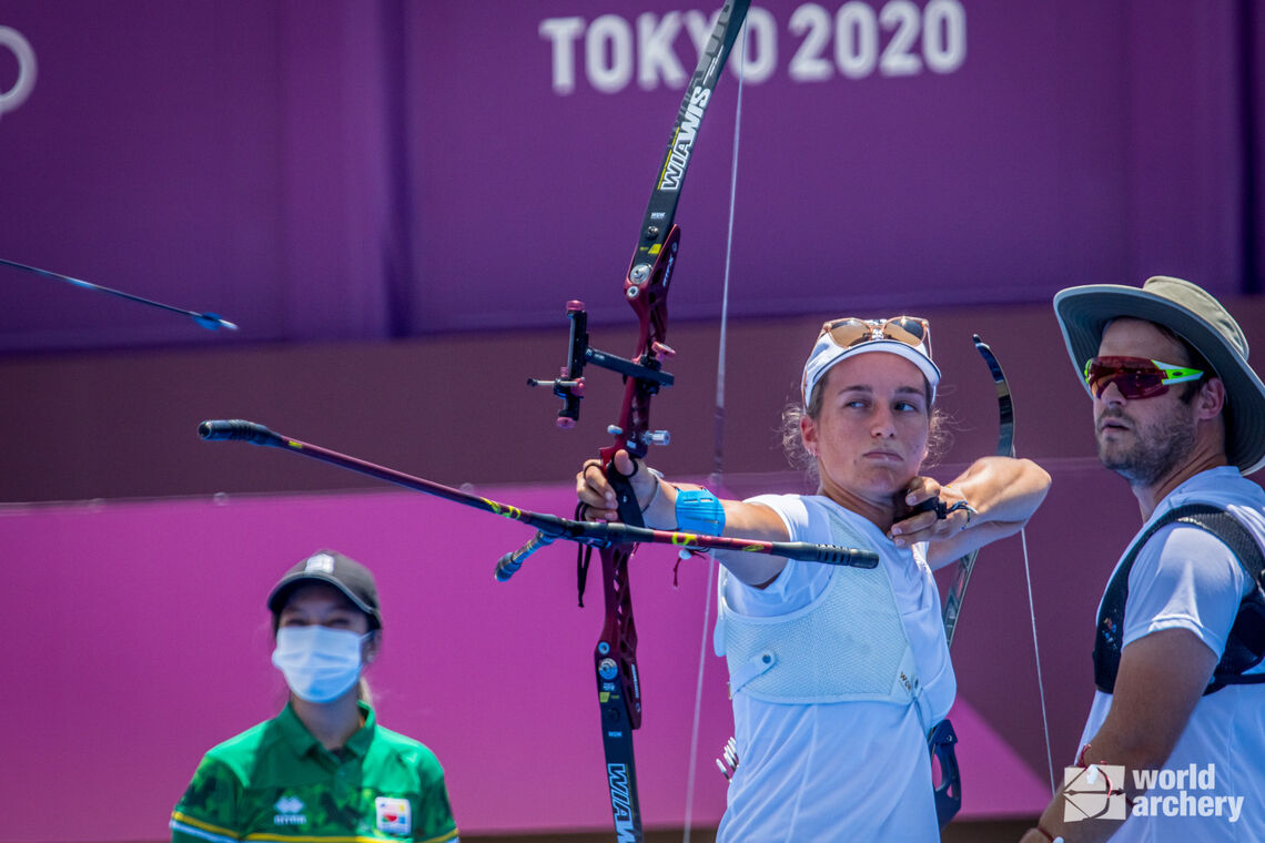 Lisa Barbelin shoots at the Tokyo 2020 Olympic Games. 