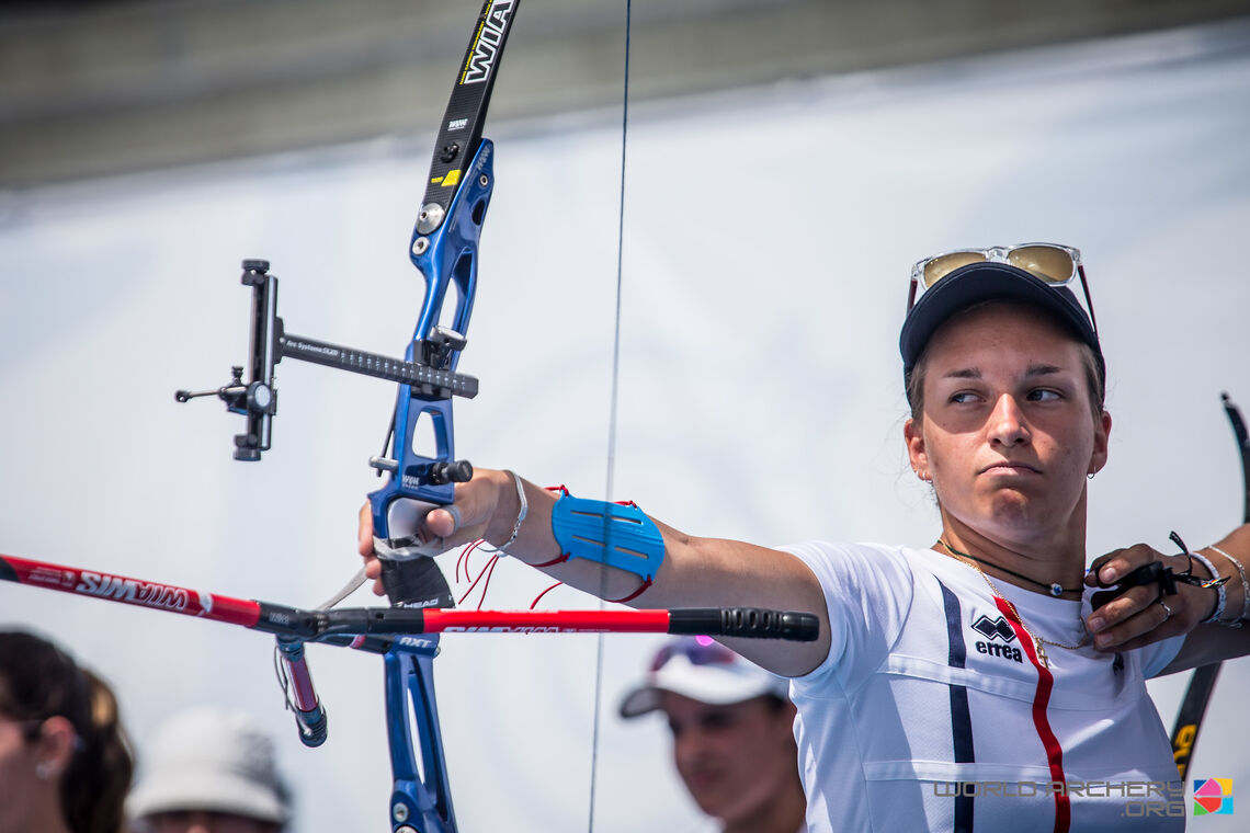 Lisa Barbelin shoots during the first stage of the Hyundai Archery World Cup in 2019.