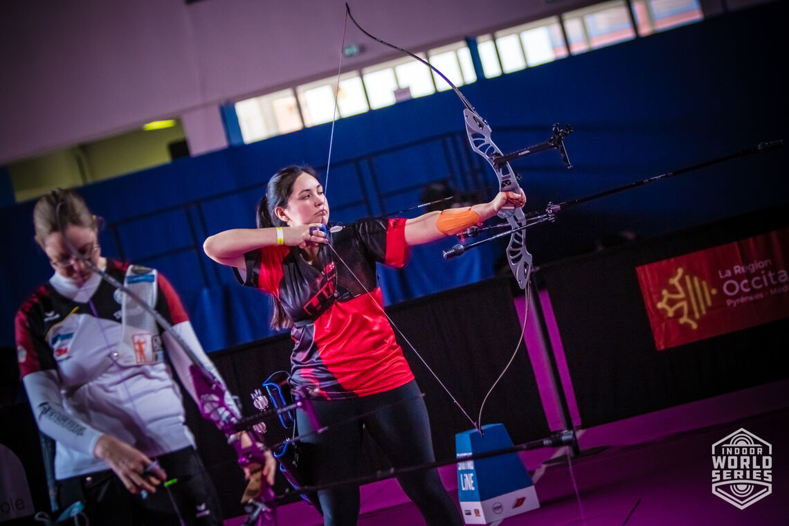Gaby Schloesser aims during the finals at the Sud de France – Nimes Archery Tournament in 2021.