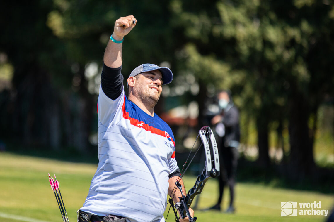 Jozef Bosansky celebrates winning compound men’s gold at the 2021 European Grand Prix in Antalya.