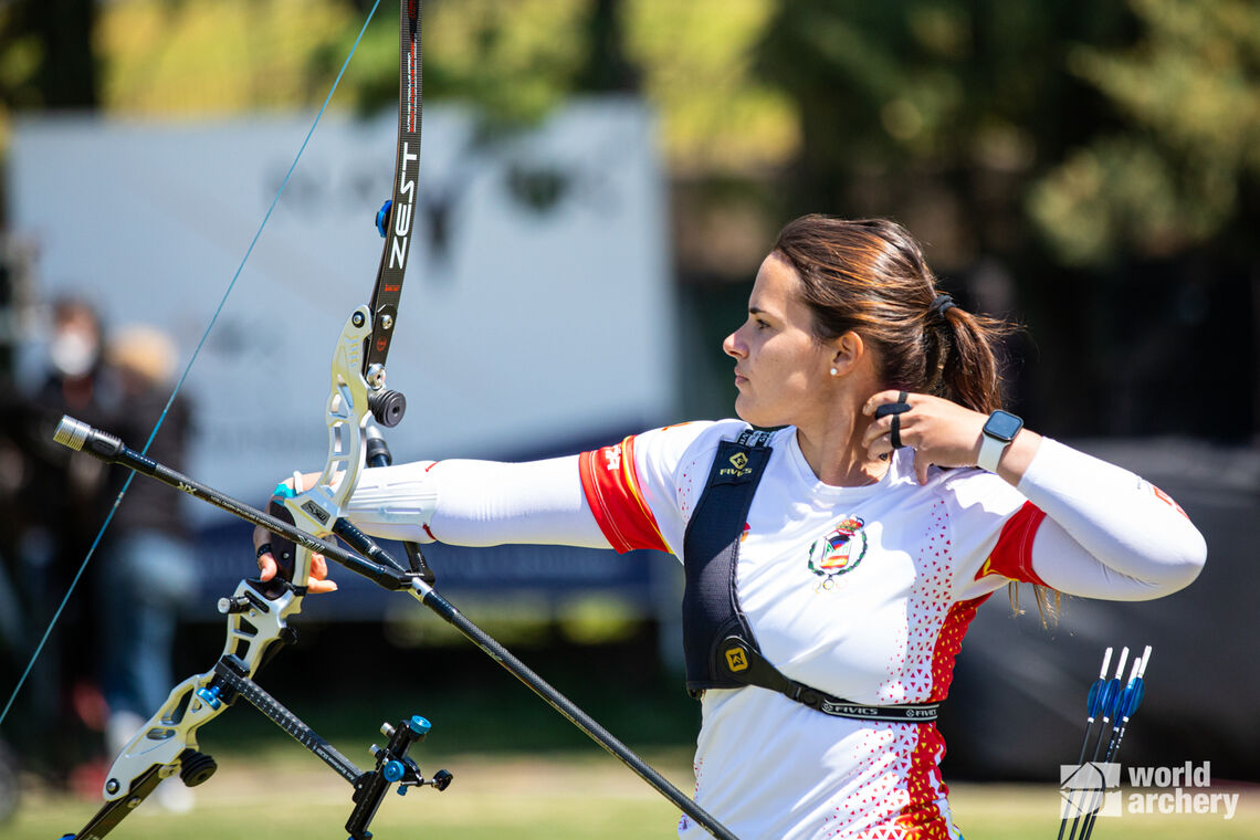 Elia Canales shoots during finals at the 2021 European Grand Prix in Antalya.