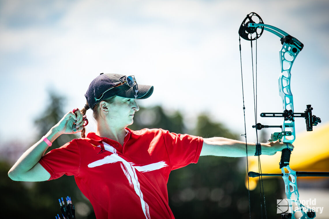 Tanja Gellenthien shoots during the final at the European Championships in 2021.