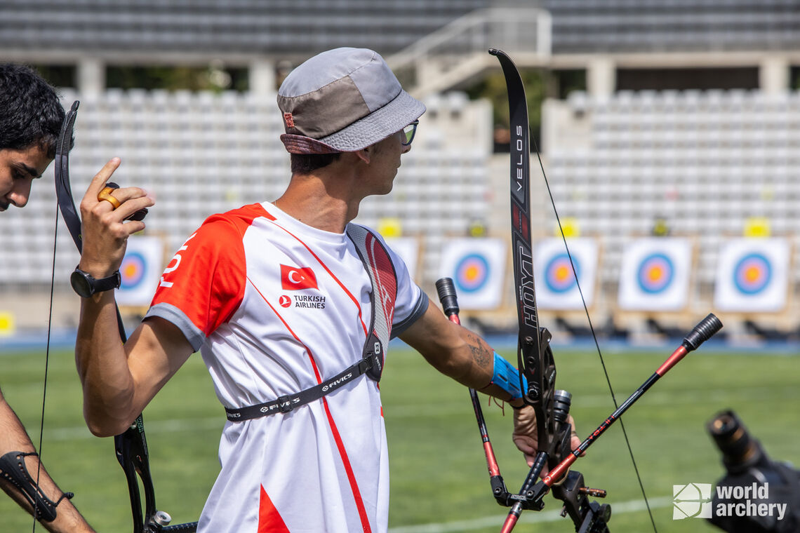 Olympic Champion Mete Gazoz led the recurve men early in the round.