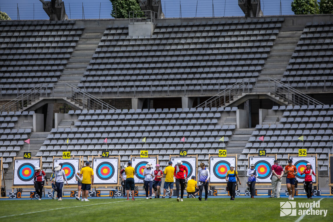 The business end of recurve women’s eliminations in Charlety stadium.