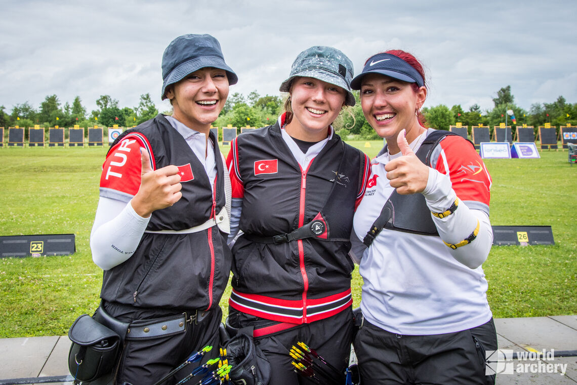 Turkey's recurve women at Munich 2022