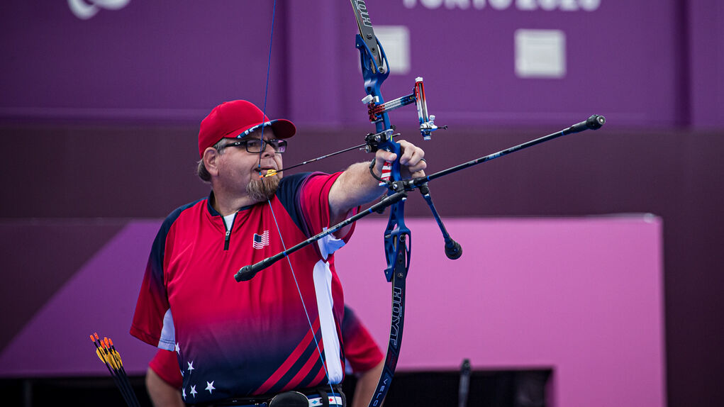 Eric Bennett aiming.