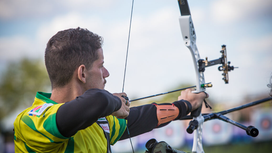 Marcus D’Almeida shoots at the Yankton 2021 Hyundai World Archery Championships.