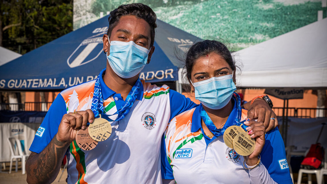 Atanu Das and Deepika Kumari pose with their medals after finals in Guatemala City.