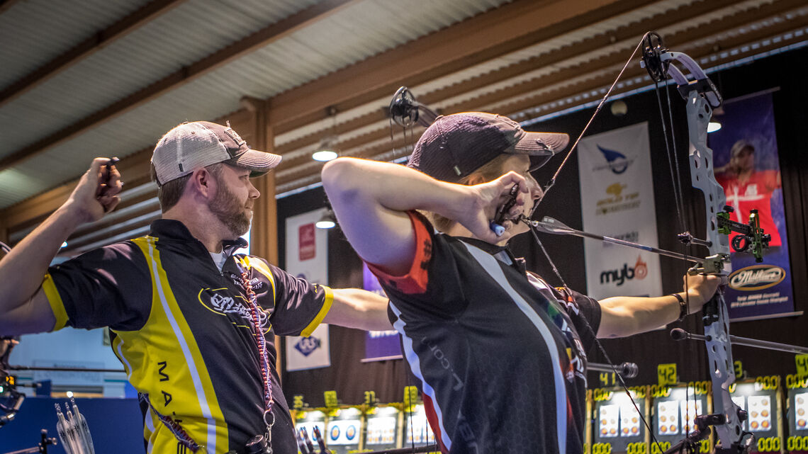 Braden and Tanja Gellenthien shoot at the Sud de France – Nimes Archery Tournament in 2020. 