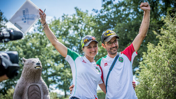 Irene Franchini and Marco Bruno celebrating winning the mixed team title in Terni.