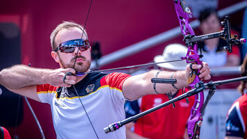 Florian Unruh shooting at the 2024 European Championships in Essen.