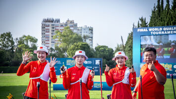 China recurve women team celebrating.