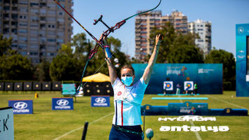 Lisa Barbelin celebrating at Antalya 2021