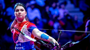 Penny Healey shoots during the final in Nîmes.